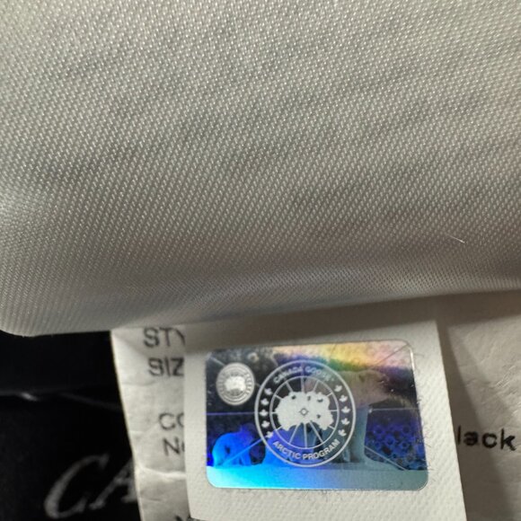 Authentic Men's Large Canada Goose Puffer Winter Jacket - Picture 8 of 8